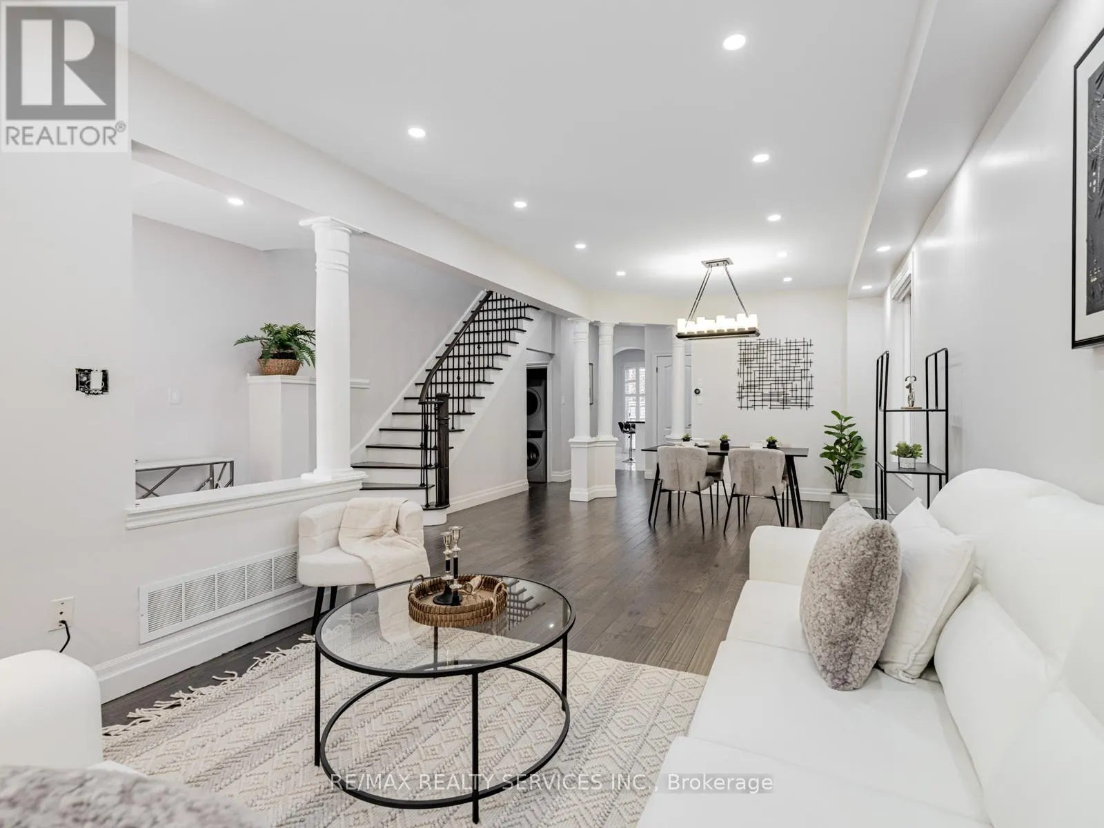 28 SIENA DRIVE