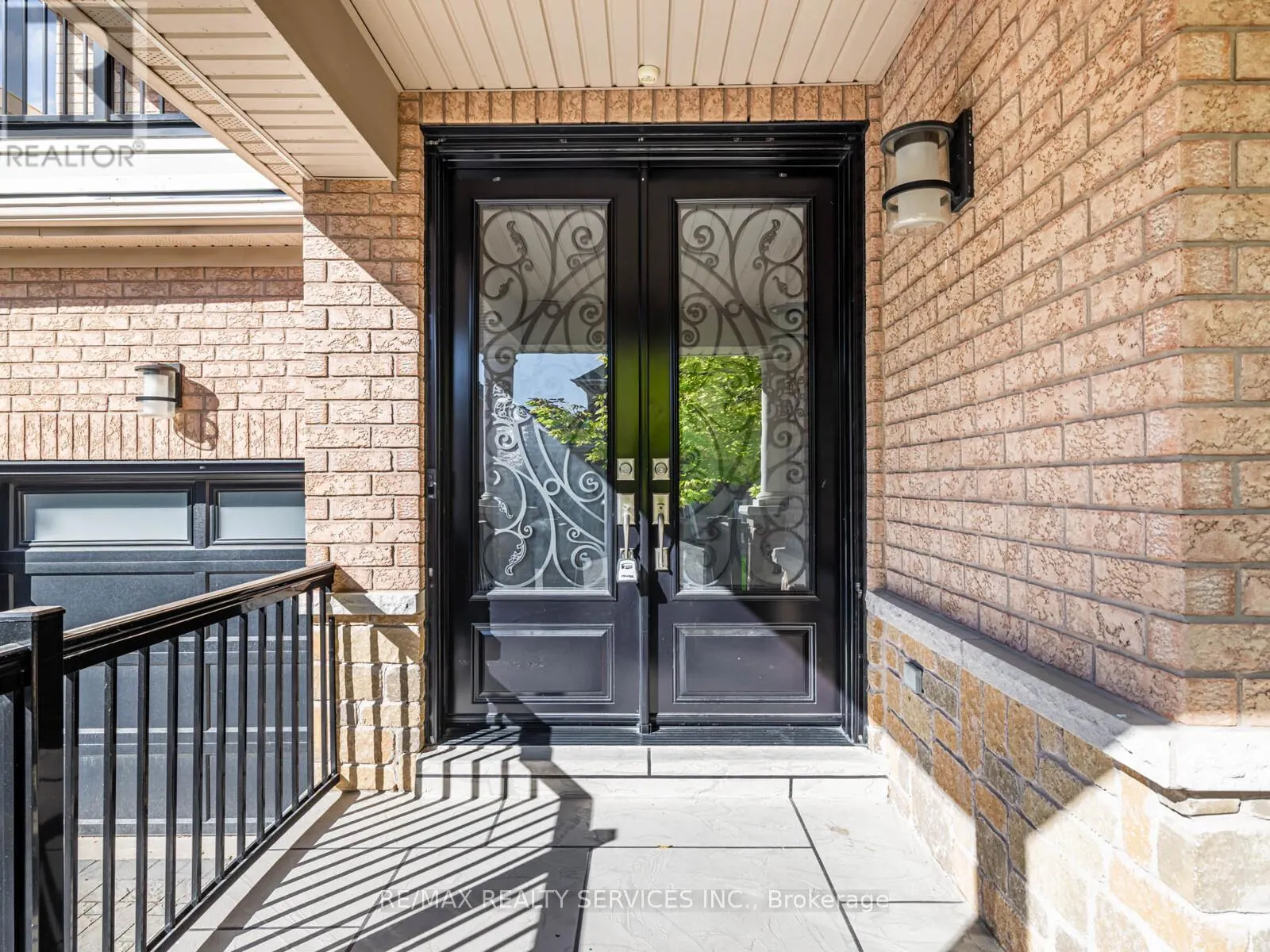 28 SIENA DRIVE