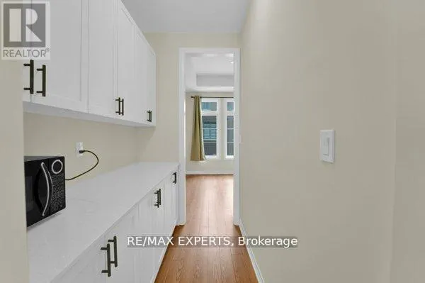 87 DE LA ROCHE DRIVE N