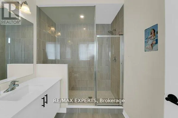 87 DE LA ROCHE DRIVE N