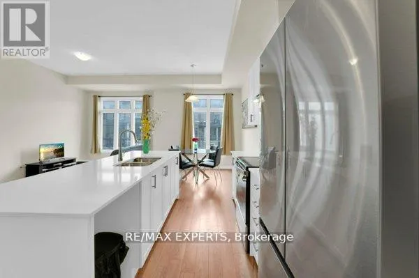 87 DE LA ROCHE DRIVE N