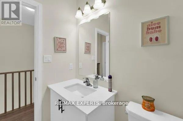 87 DE LA ROCHE DRIVE N