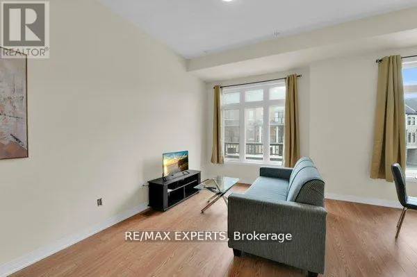 87 DE LA ROCHE DRIVE N