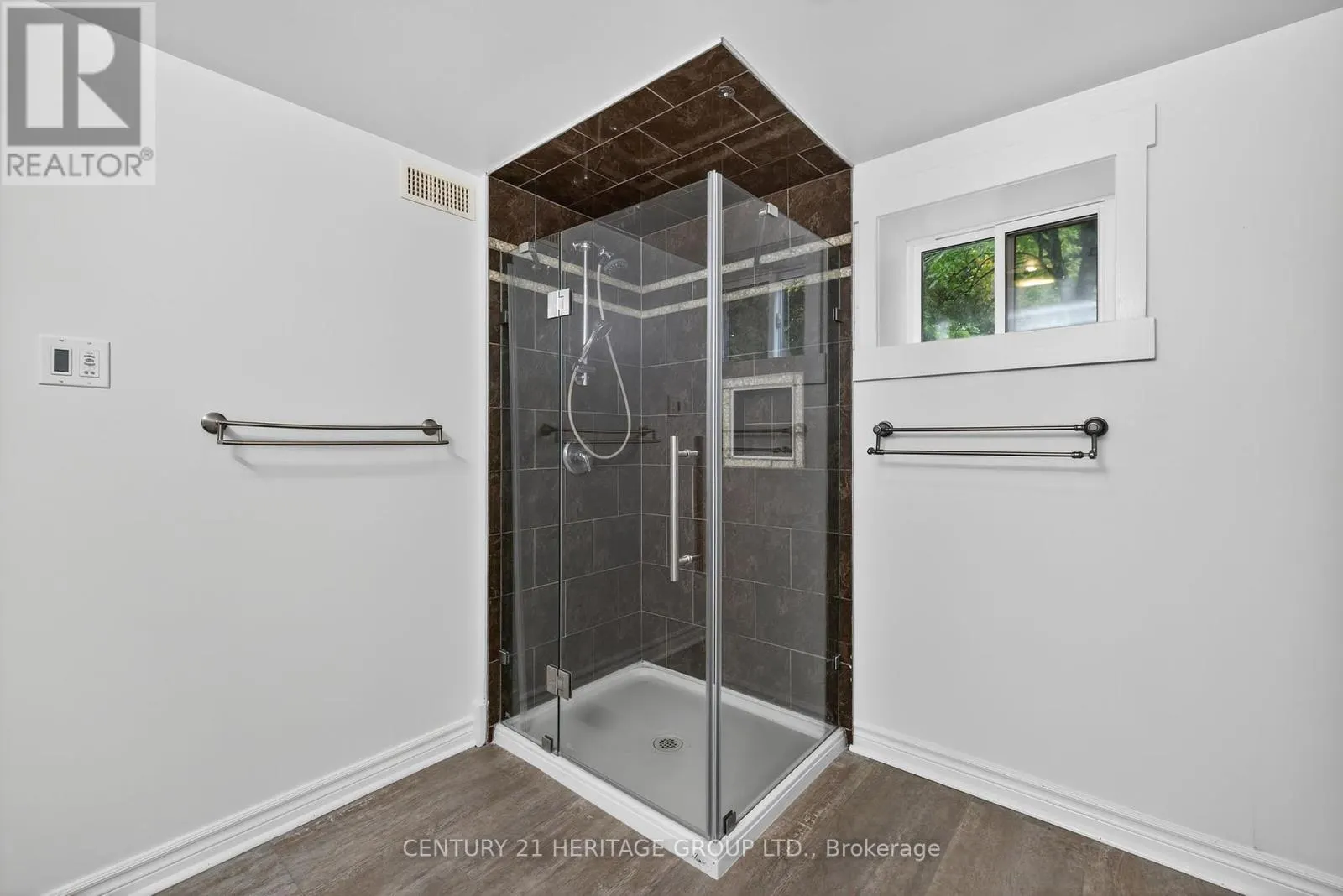 49 BAYVIEW PARKWAY