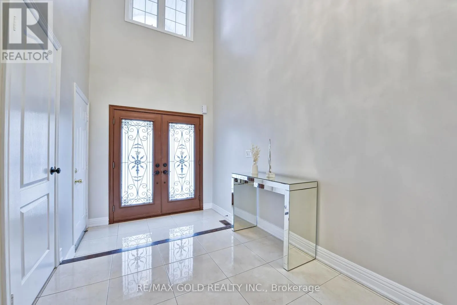 215 BACHMAN DRIVE