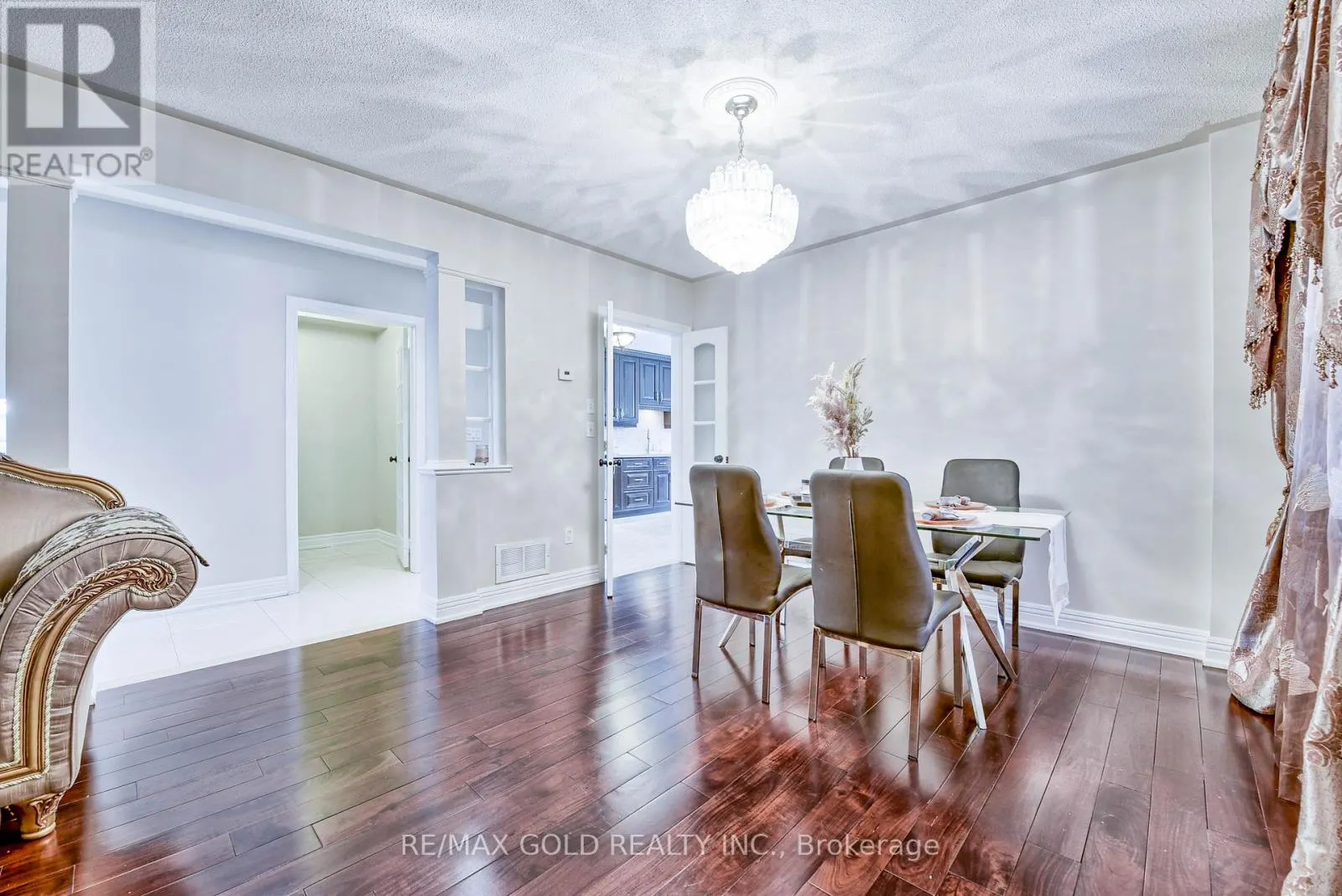 215 BACHMAN DRIVE