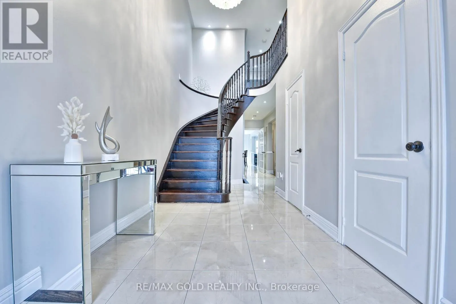 215 BACHMAN DRIVE
