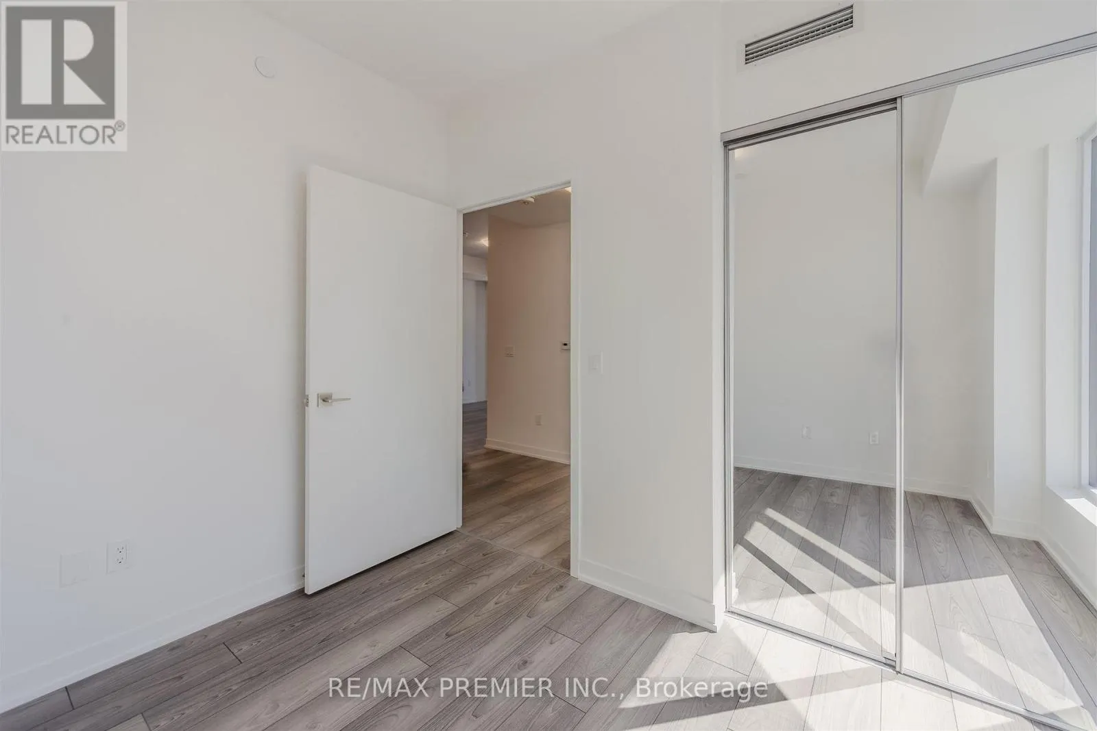 1009 - 474 CALDARI ROAD