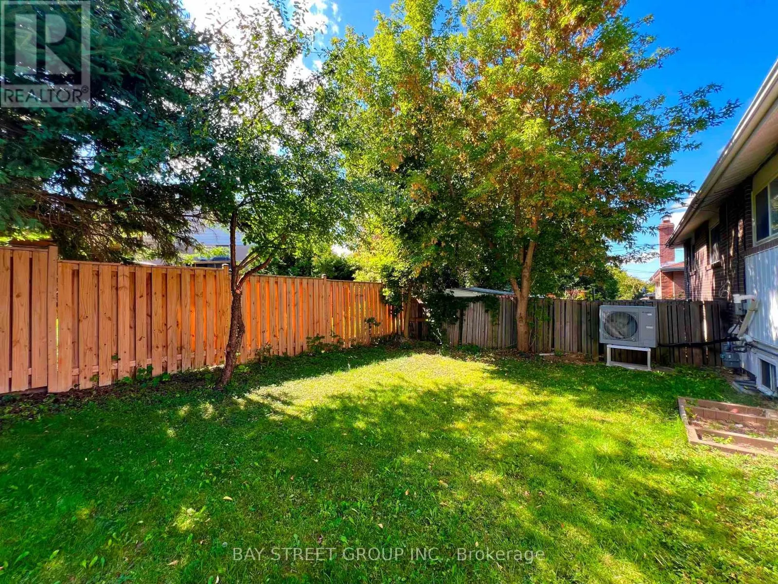 728 SUNNYPOINT DRIVE