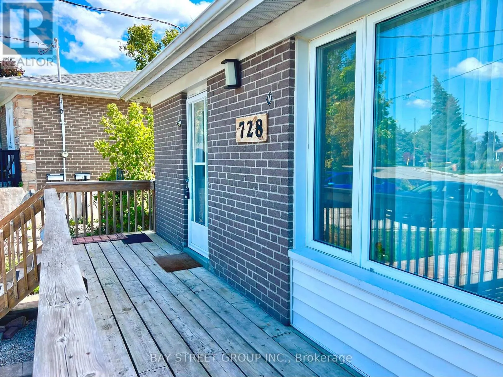 728 SUNNYPOINT DRIVE
