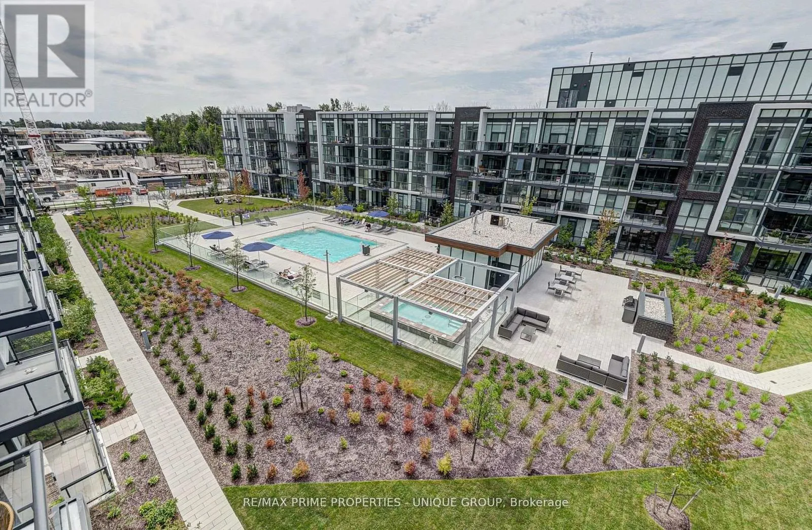 427 - 415 SEA RAY AVENUE