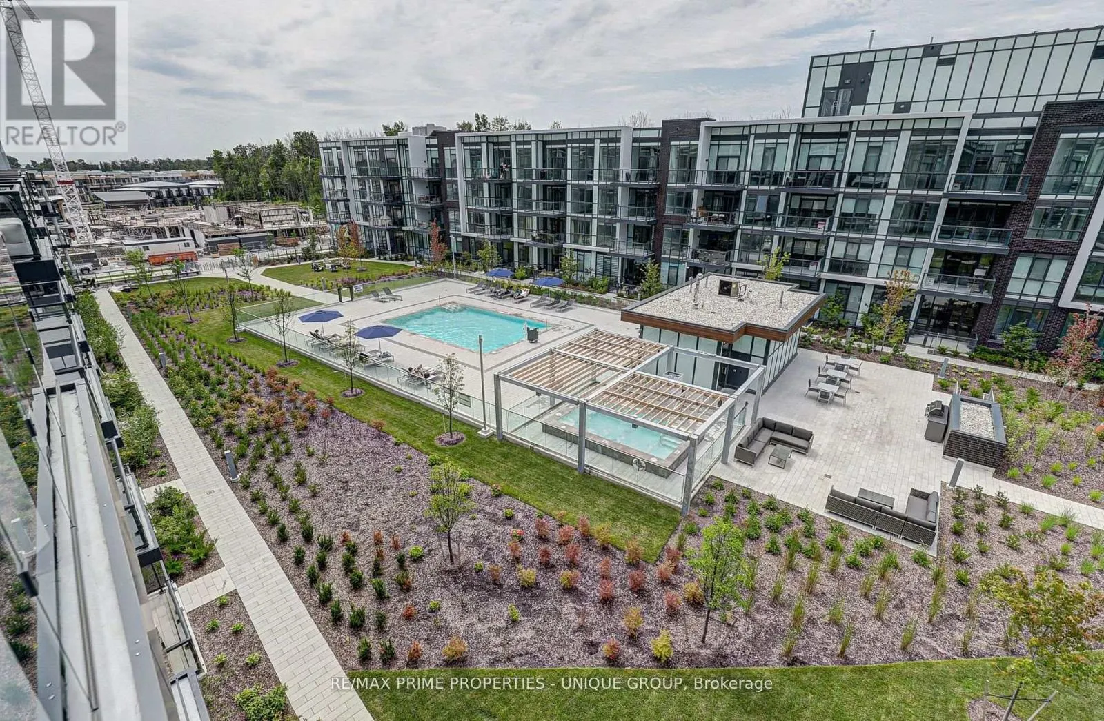 427 - 415 SEA RAY AVENUE