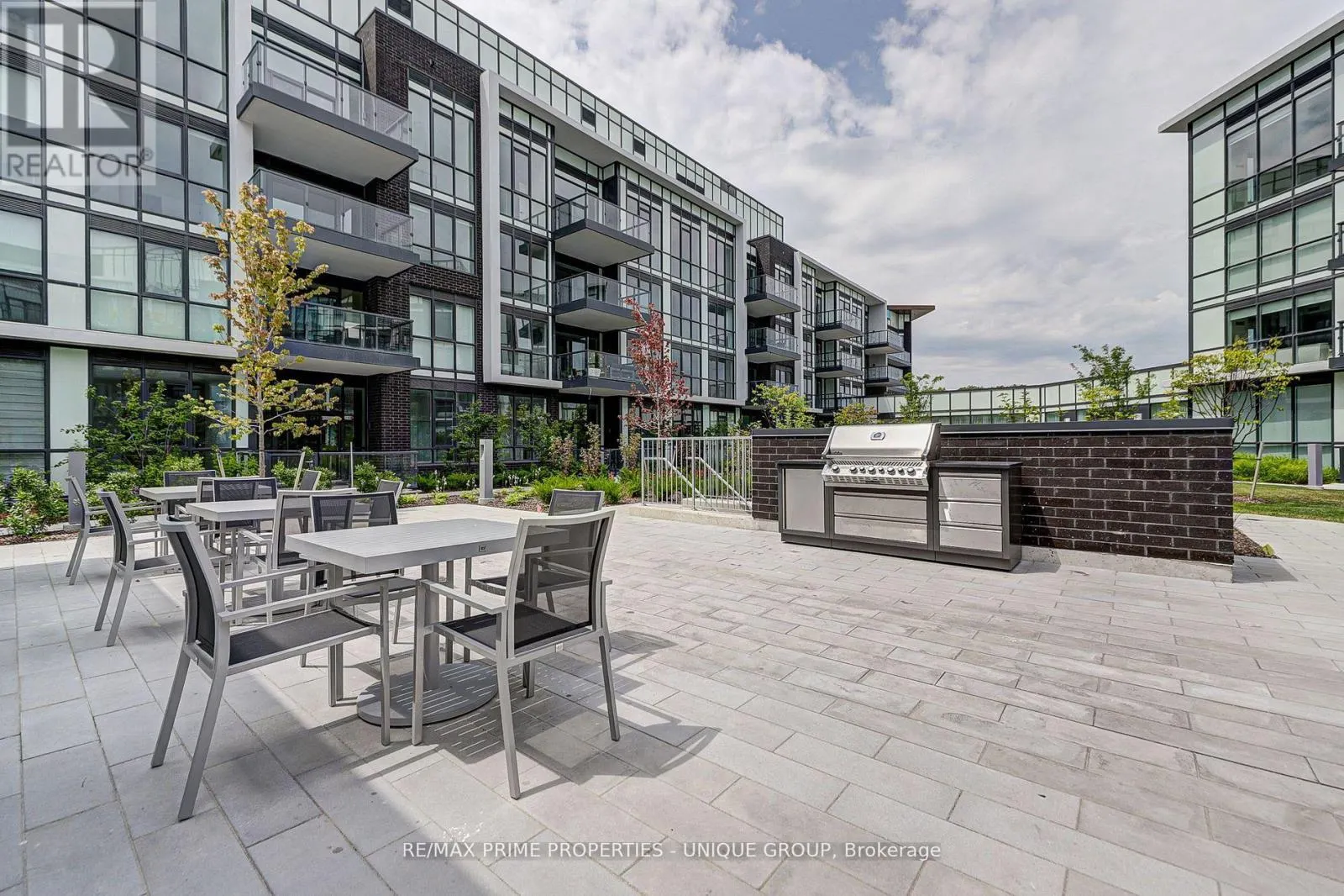 427 - 415 SEA RAY AVENUE