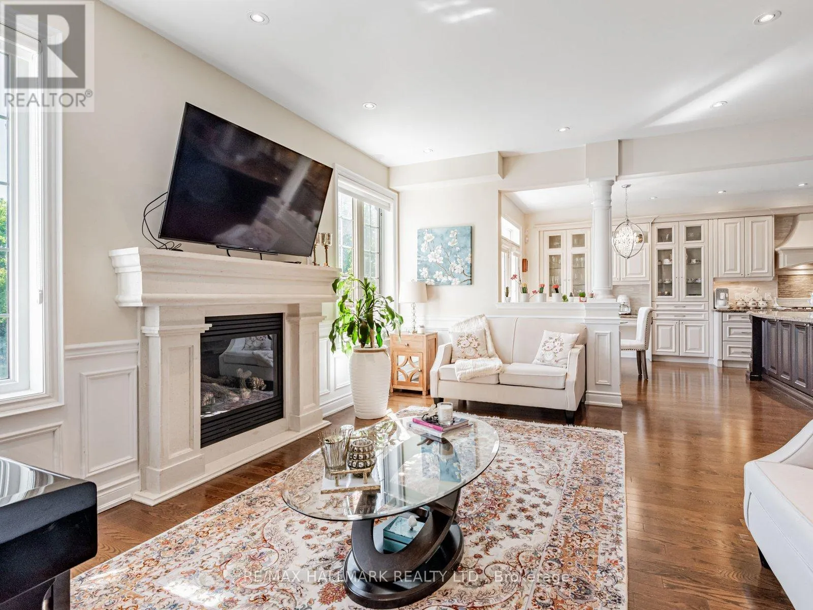 33 LAREDO DRIVE