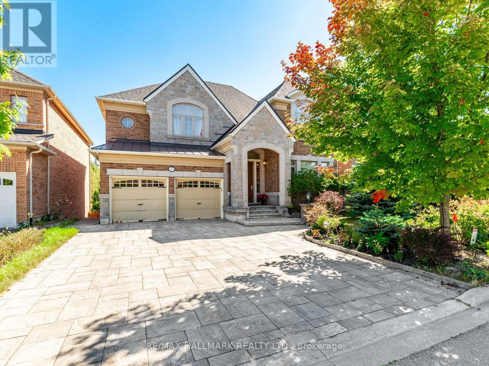33 LAREDO DRIVE
