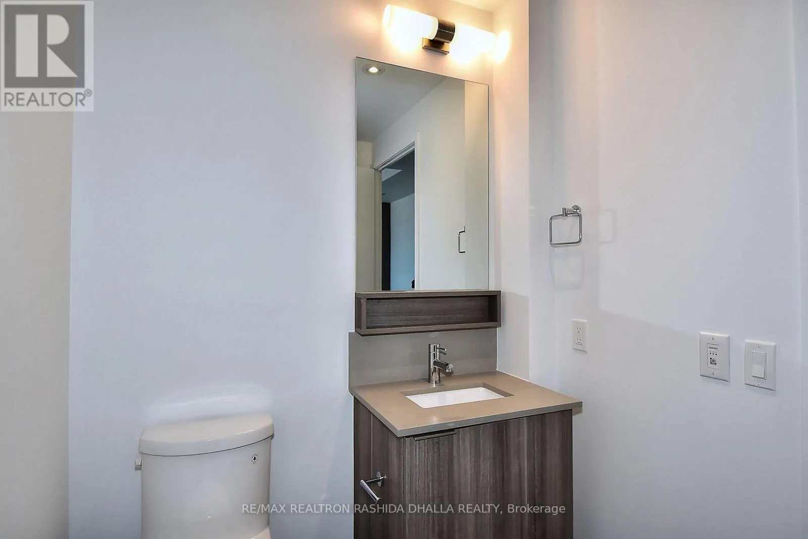 4011 - 898 PORTAGE PARKWAY