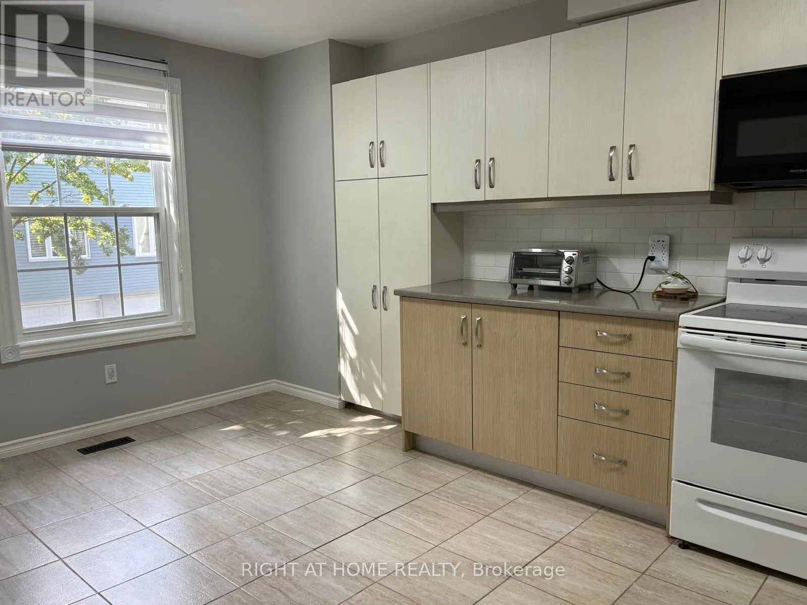 40 - 40 HARMONY CIRCLE