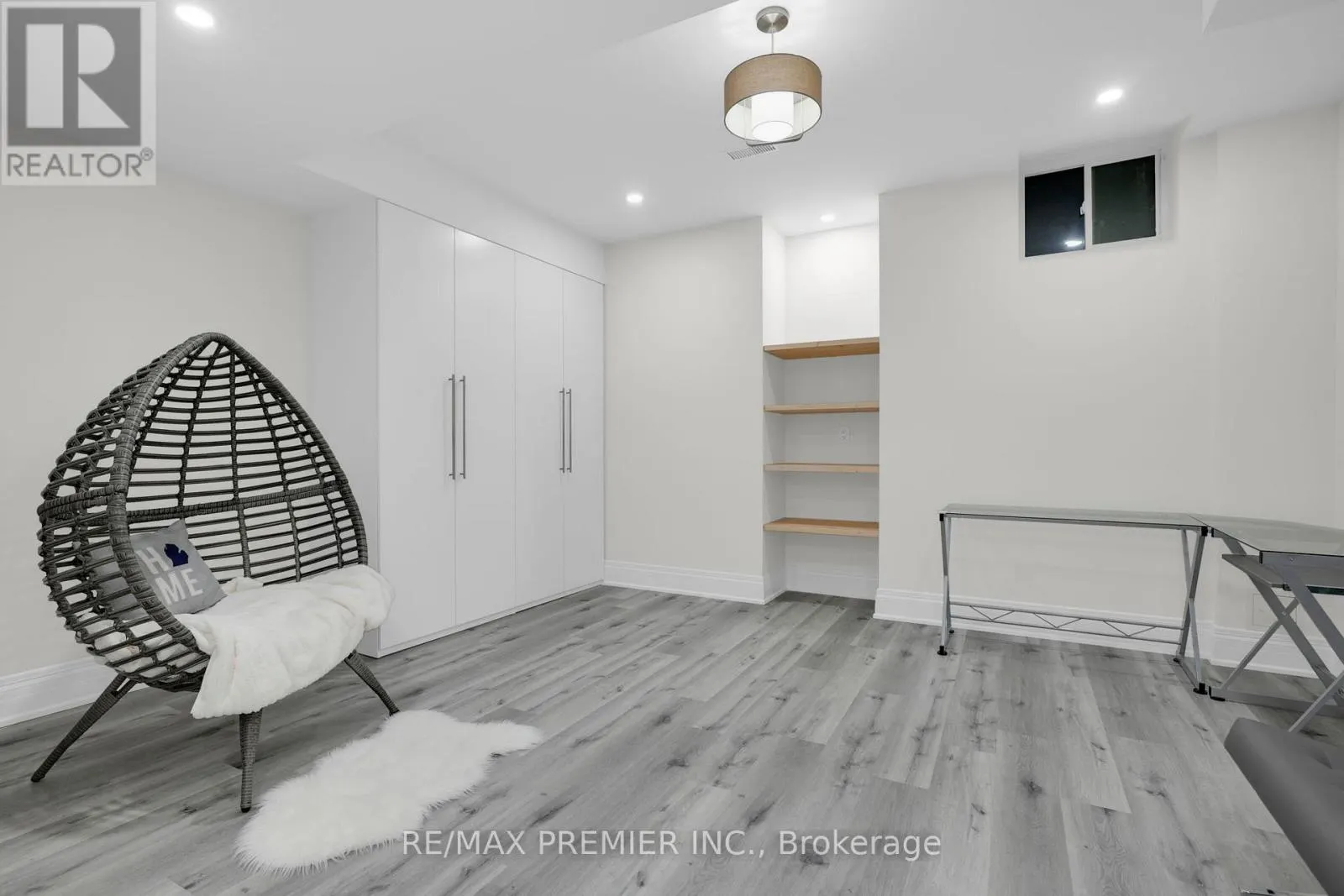15 PETER GLASS ROAD