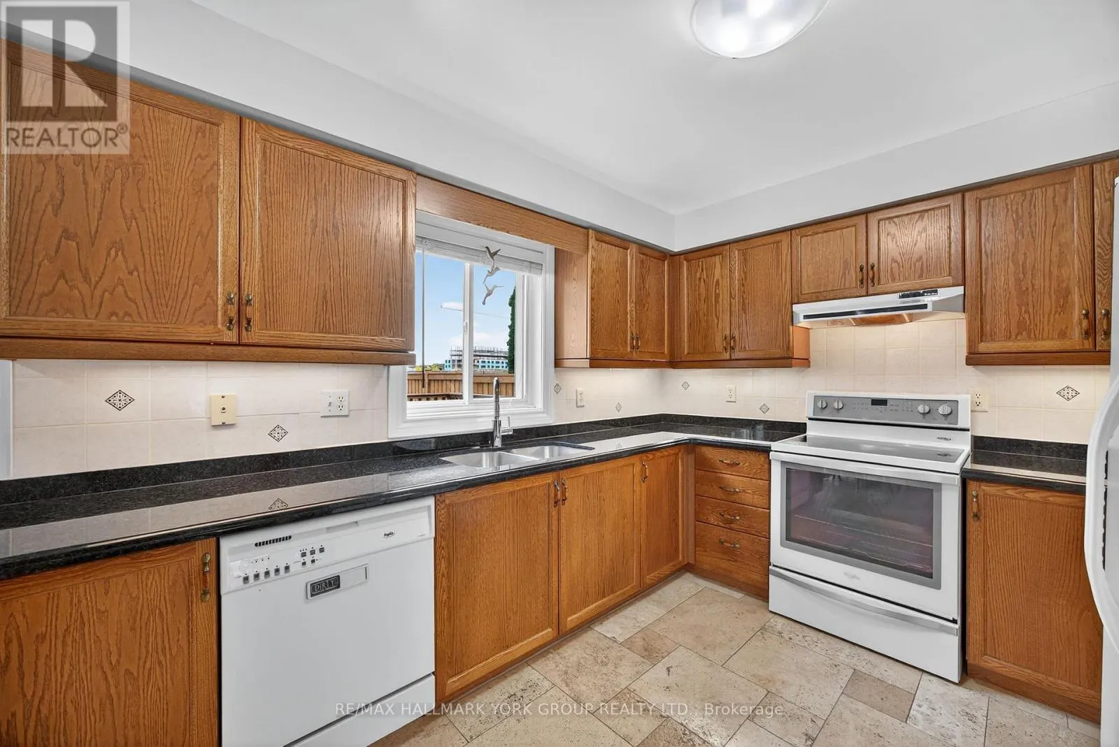 9 REYNOLDS AVENUE