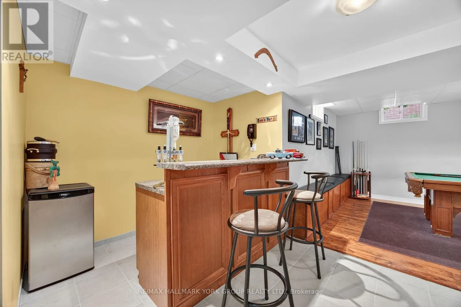 9 REYNOLDS AVENUE