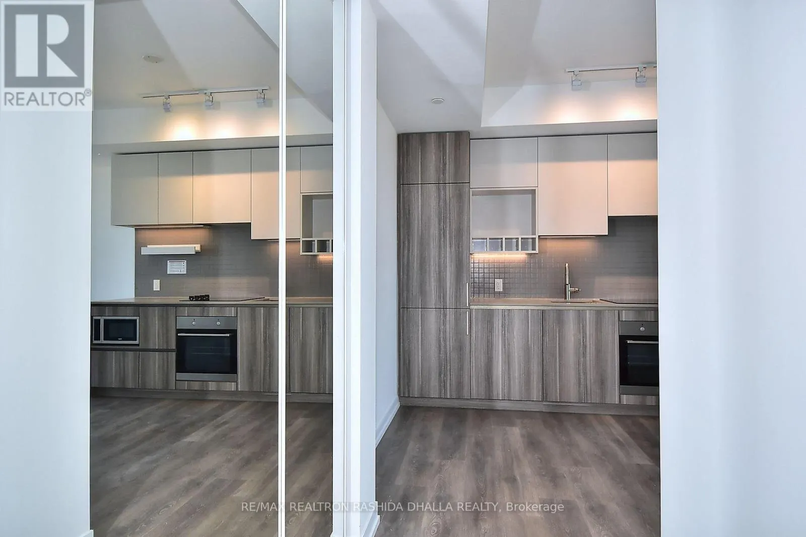 4011 - 898 PORTAGE PARKWAY