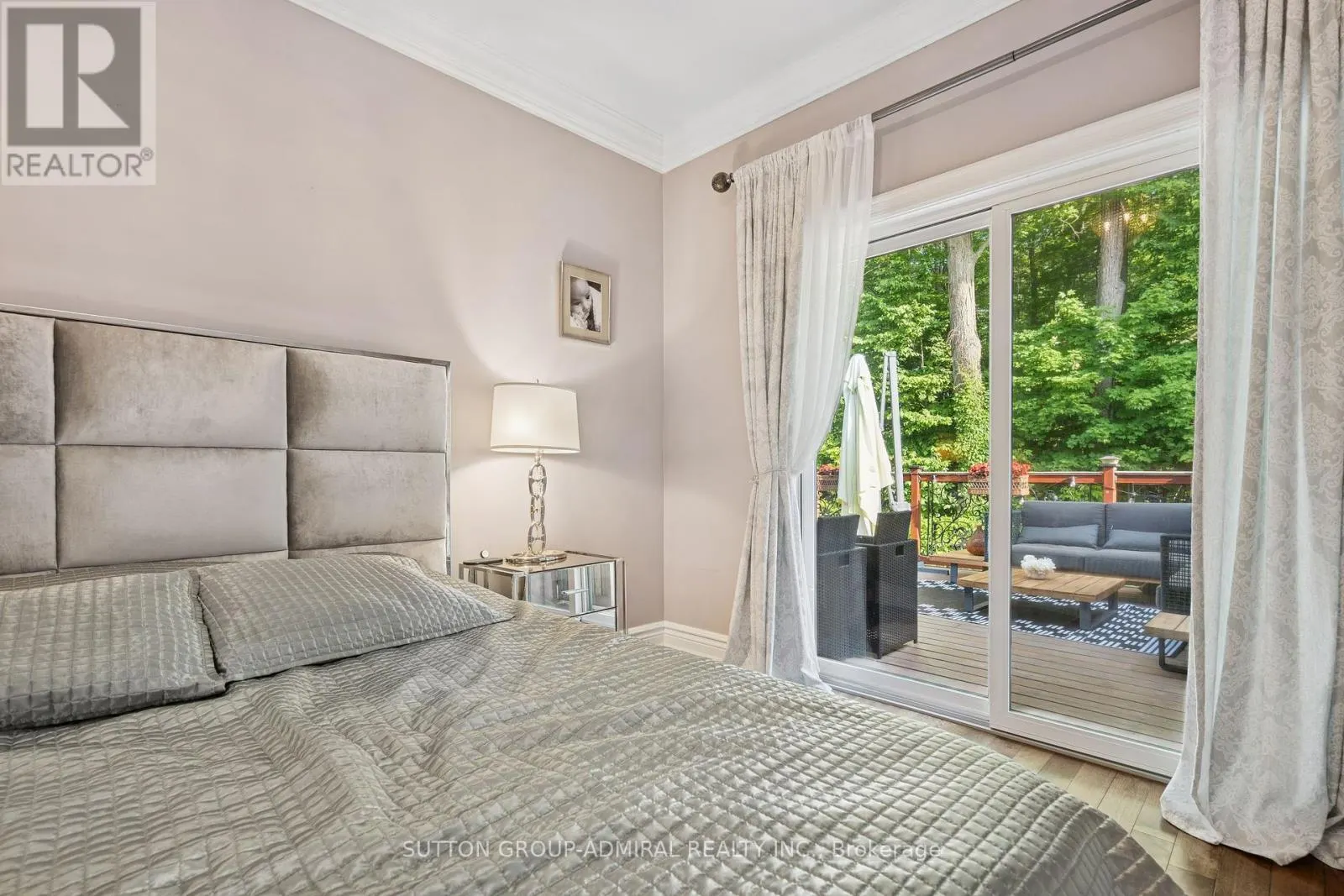 1221 LAURAND STREET
