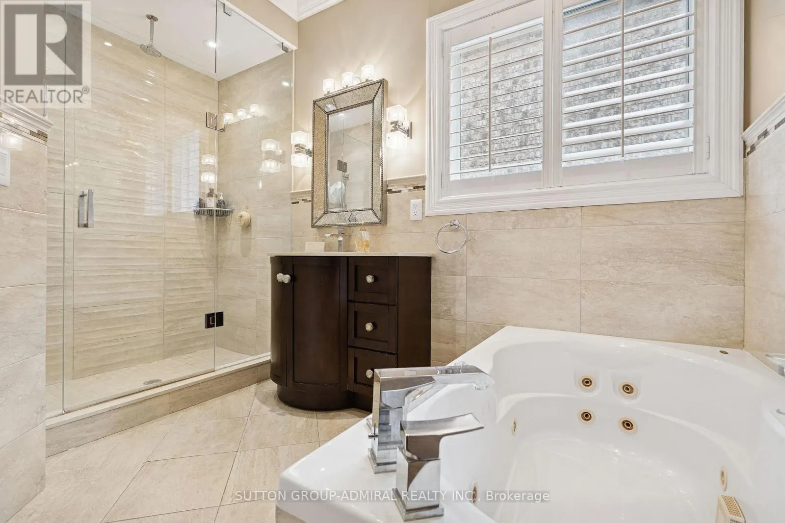 1221 LAURAND STREET