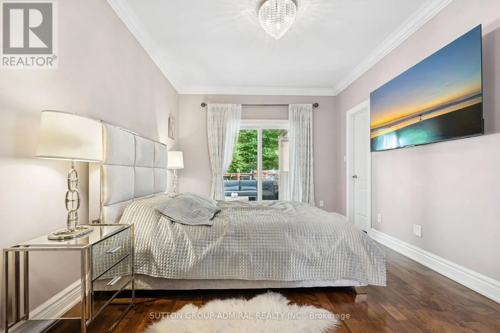 1221 LAURAND STREET