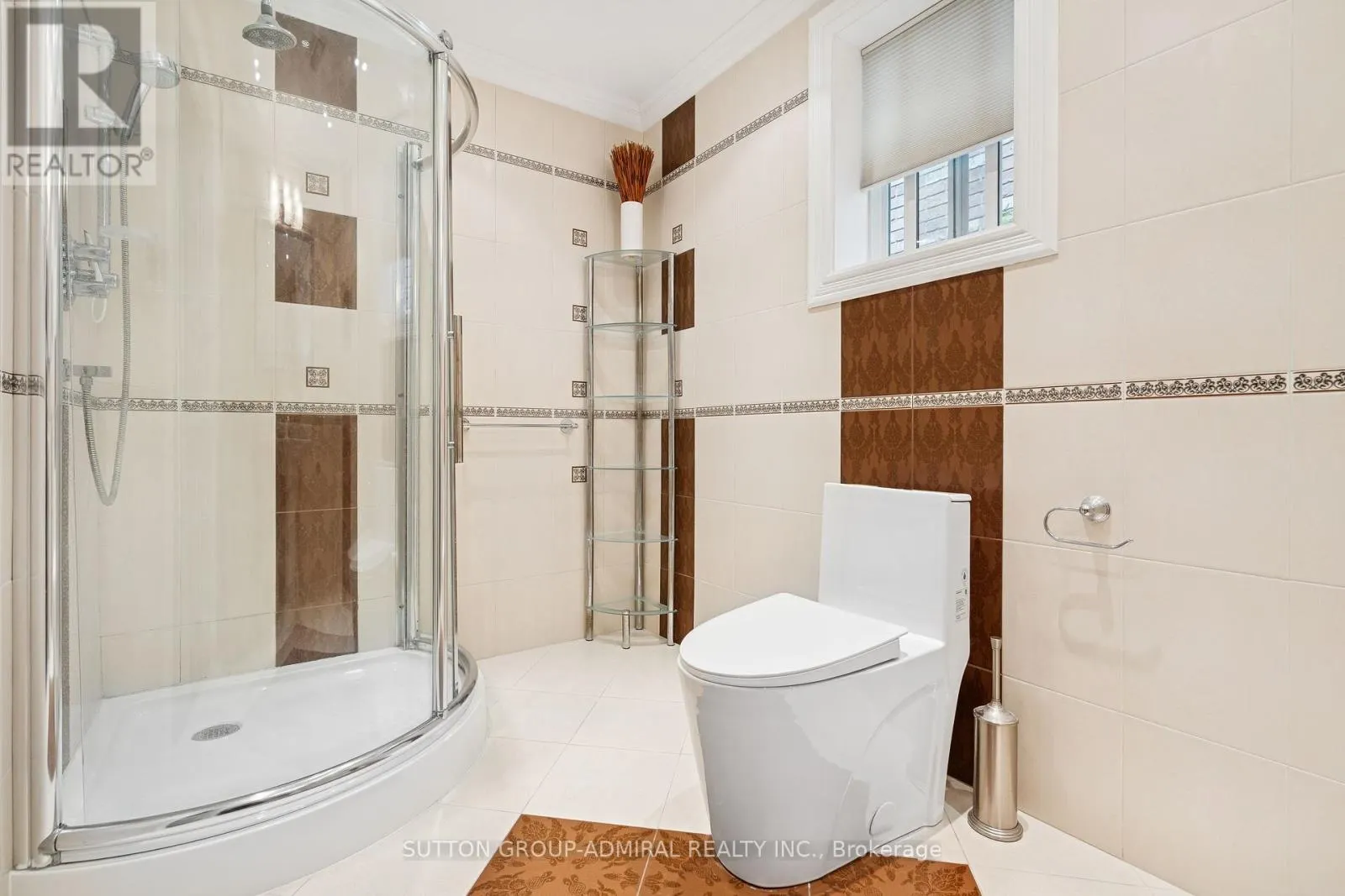 1221 LAURAND STREET
