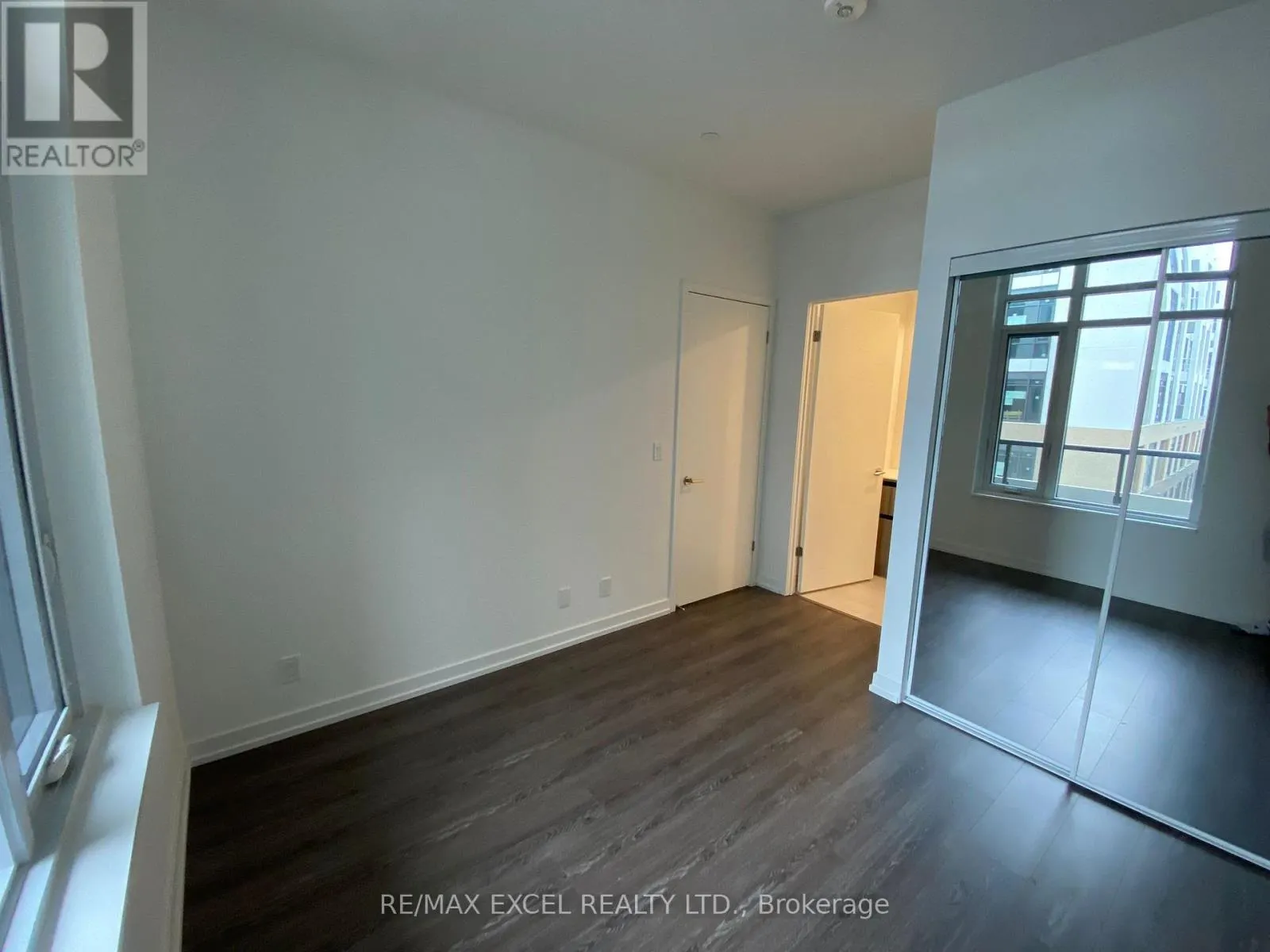 410 - 8 BEVERLEY GLEN BOULEVARD