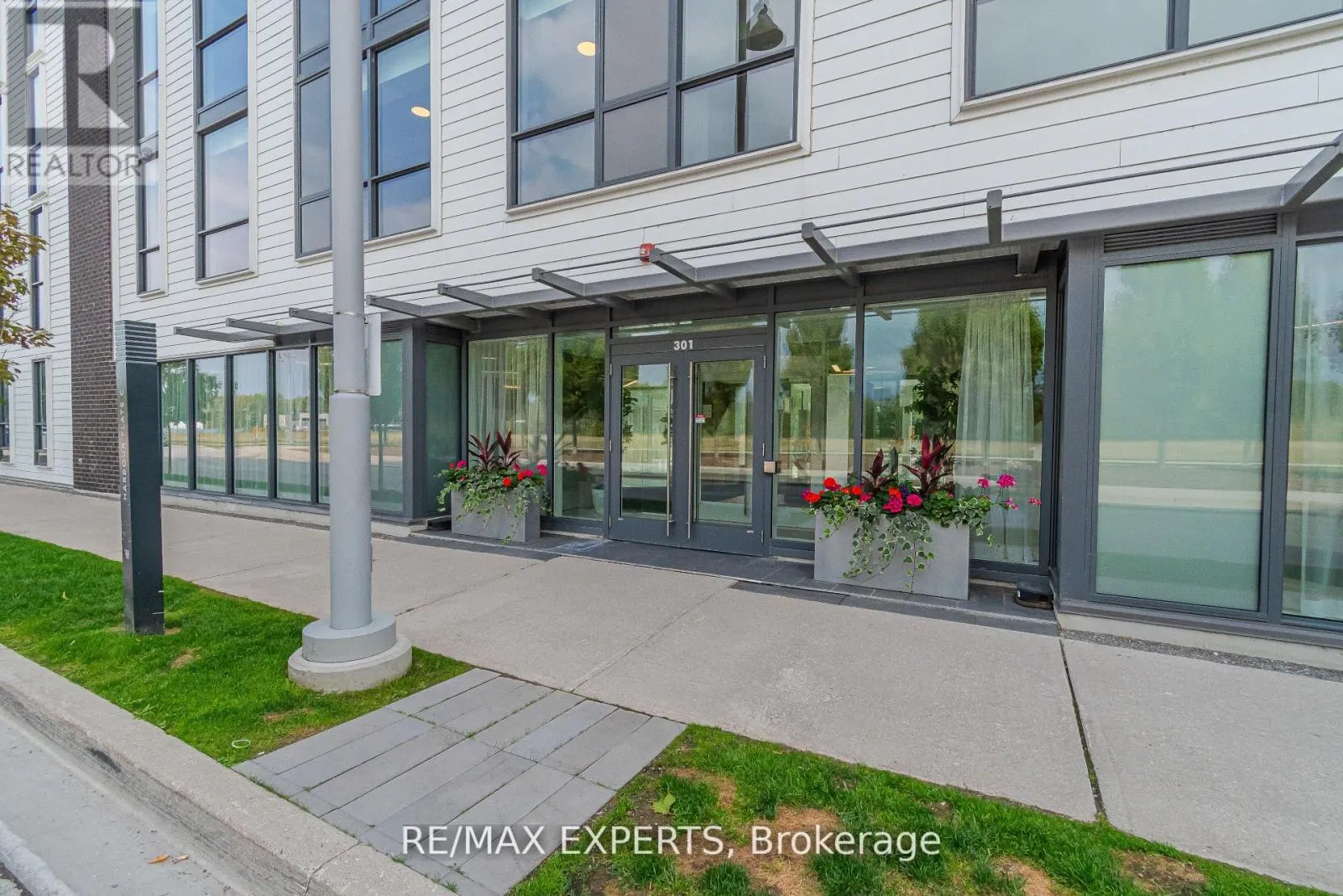 C315 - 301 SEA RAY AVENUE