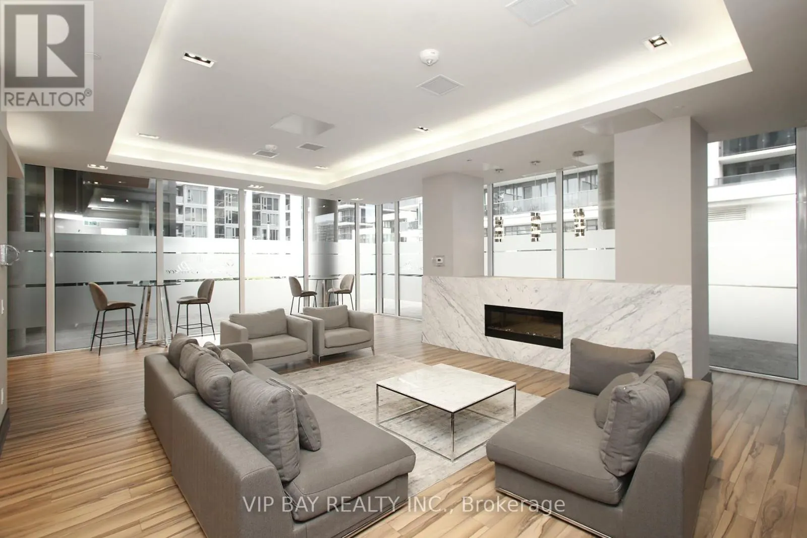 1608 - 9618 YONGE STREET