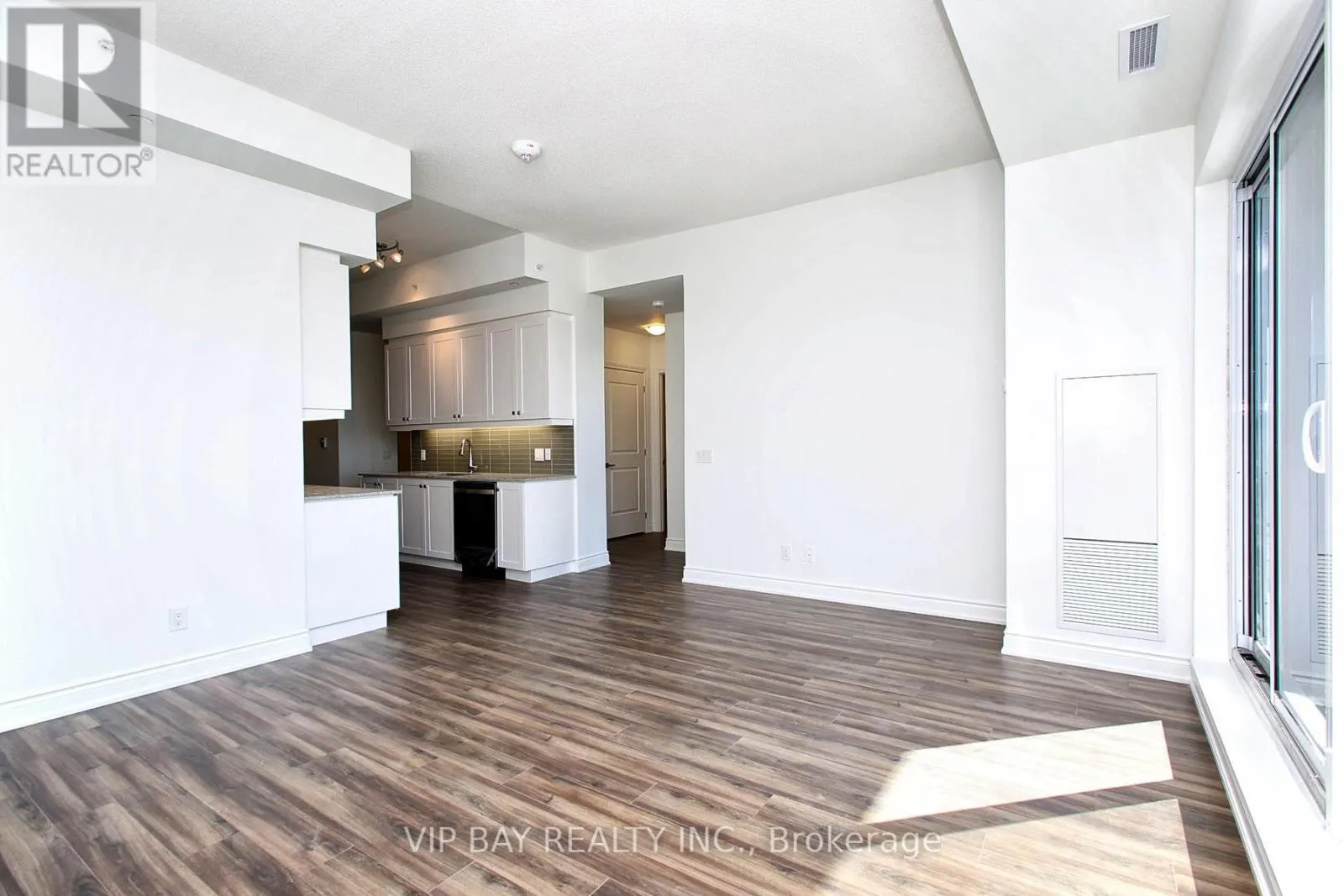 1608 - 9618 YONGE STREET