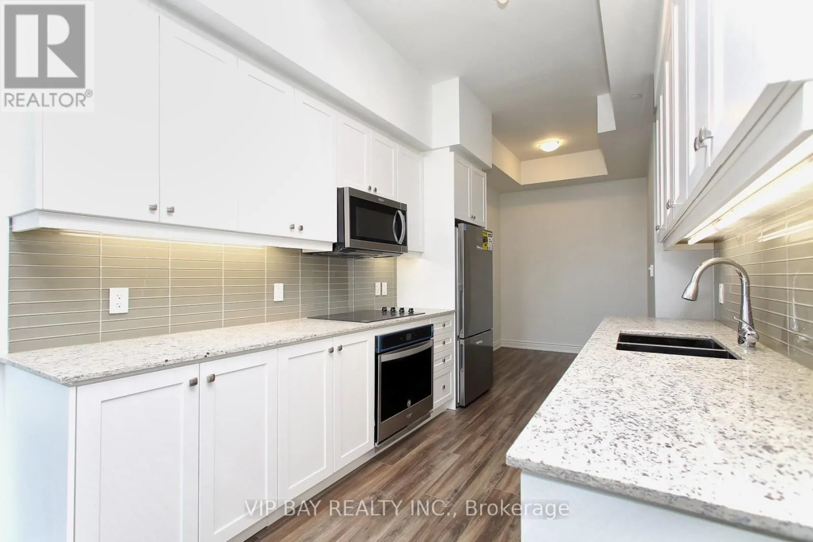 1608 - 9618 YONGE STREET