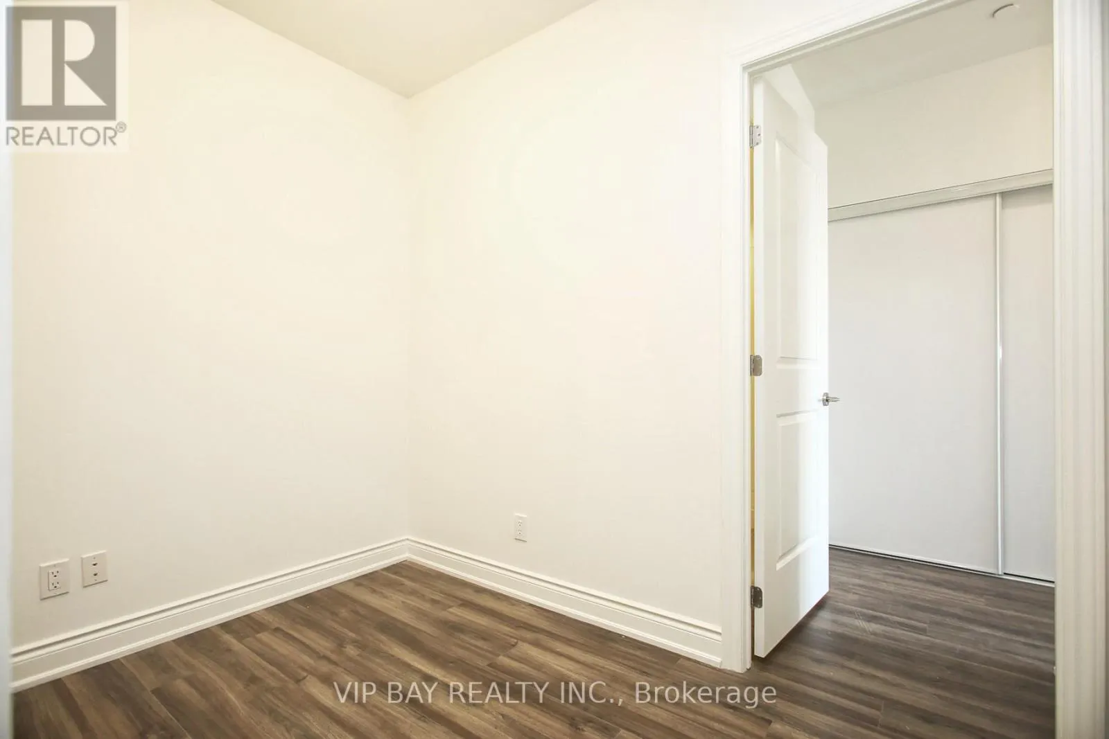 1608 - 9618 YONGE STREET