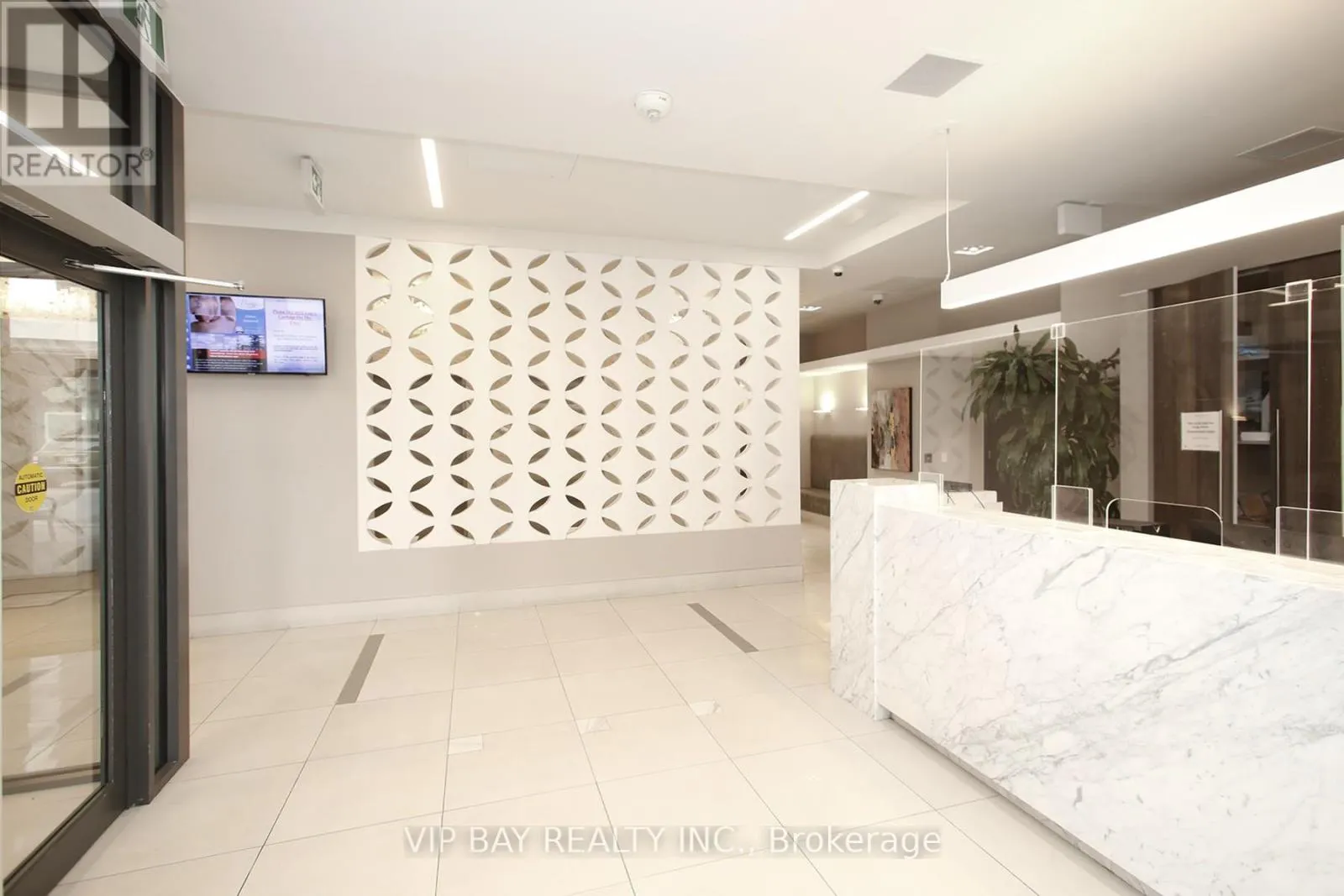 1608 - 9618 YONGE STREET