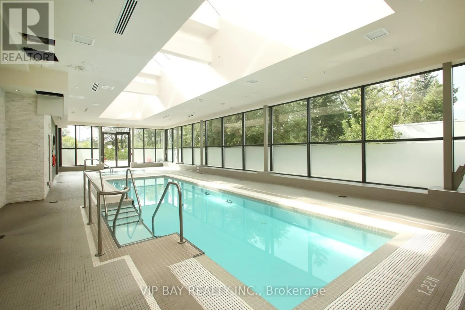 1608 - 9618 YONGE STREET