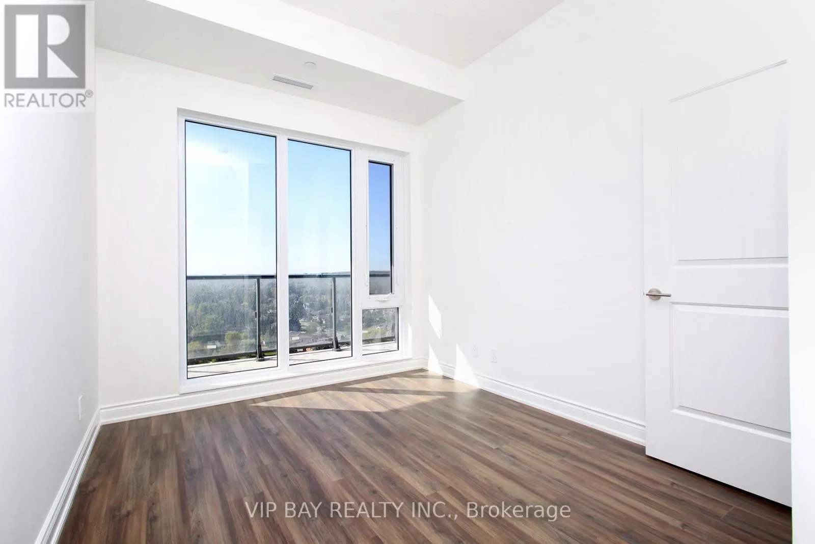 1608 - 9618 YONGE STREET