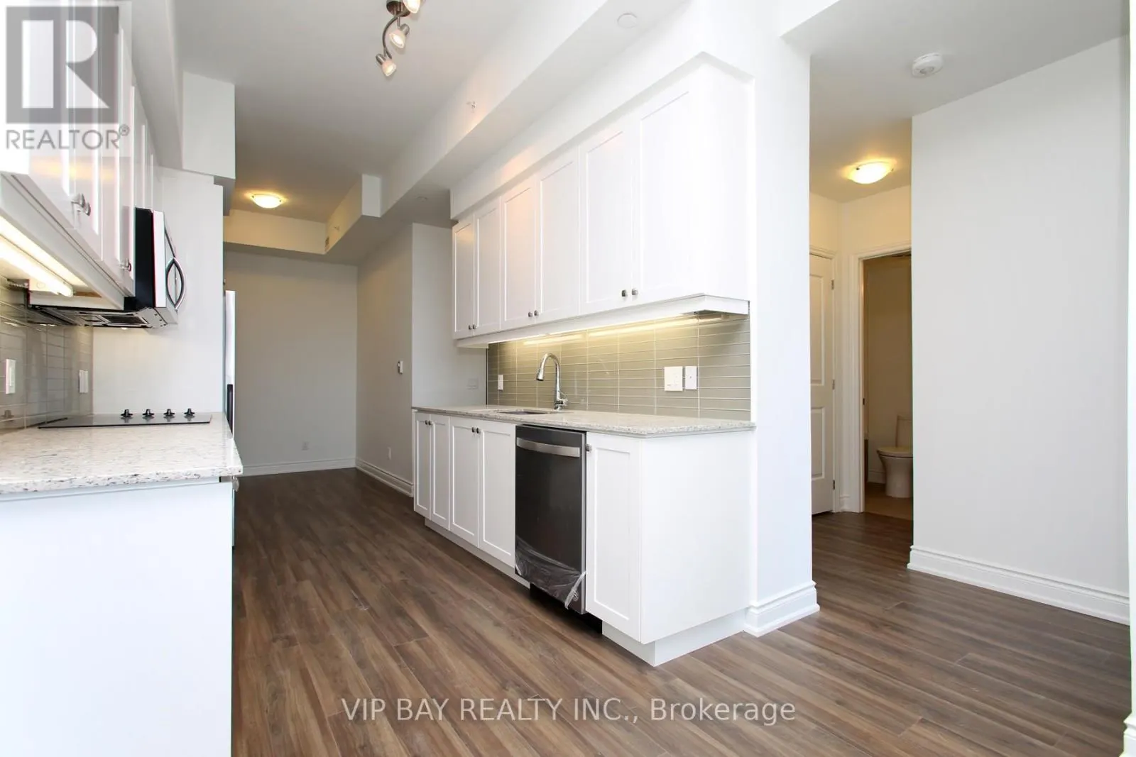 1608 - 9618 YONGE STREET