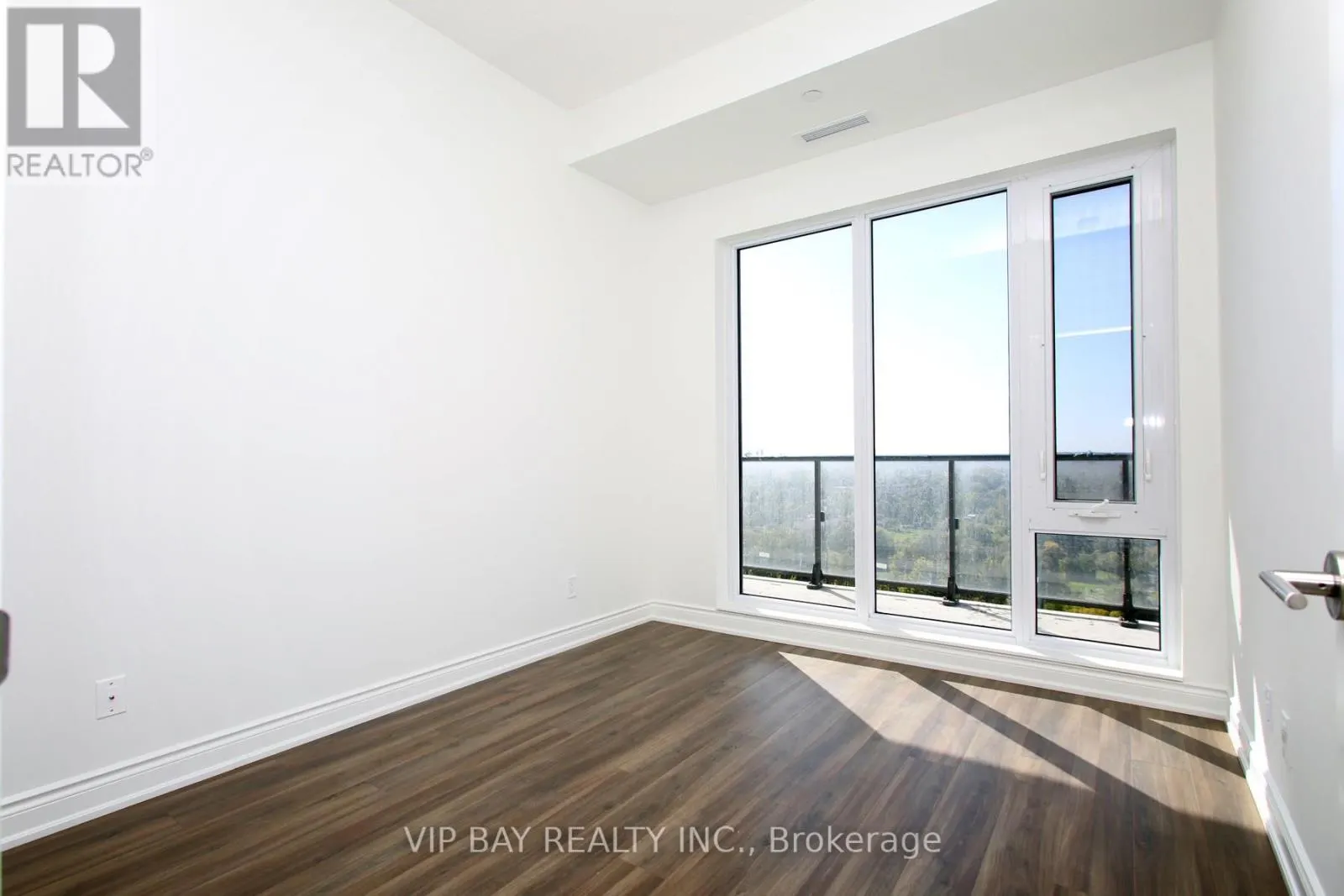 1608 - 9618 YONGE STREET