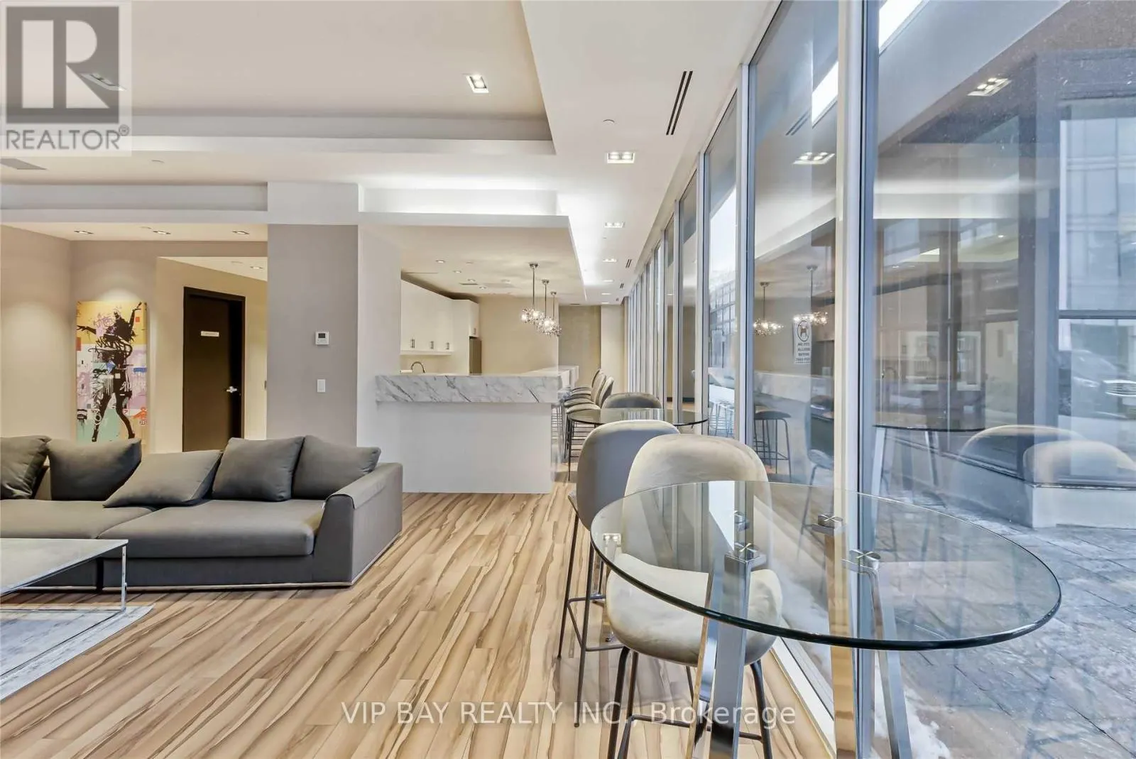 1608 - 9618 YONGE STREET