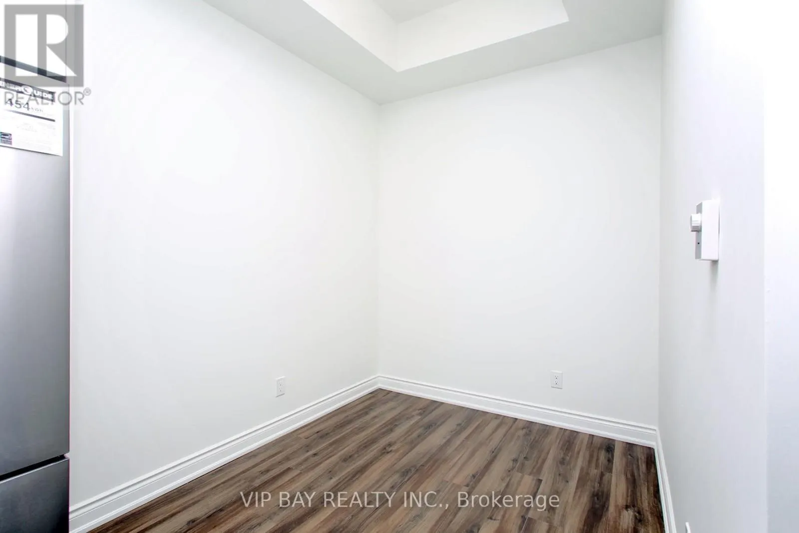 1608 - 9618 YONGE STREET