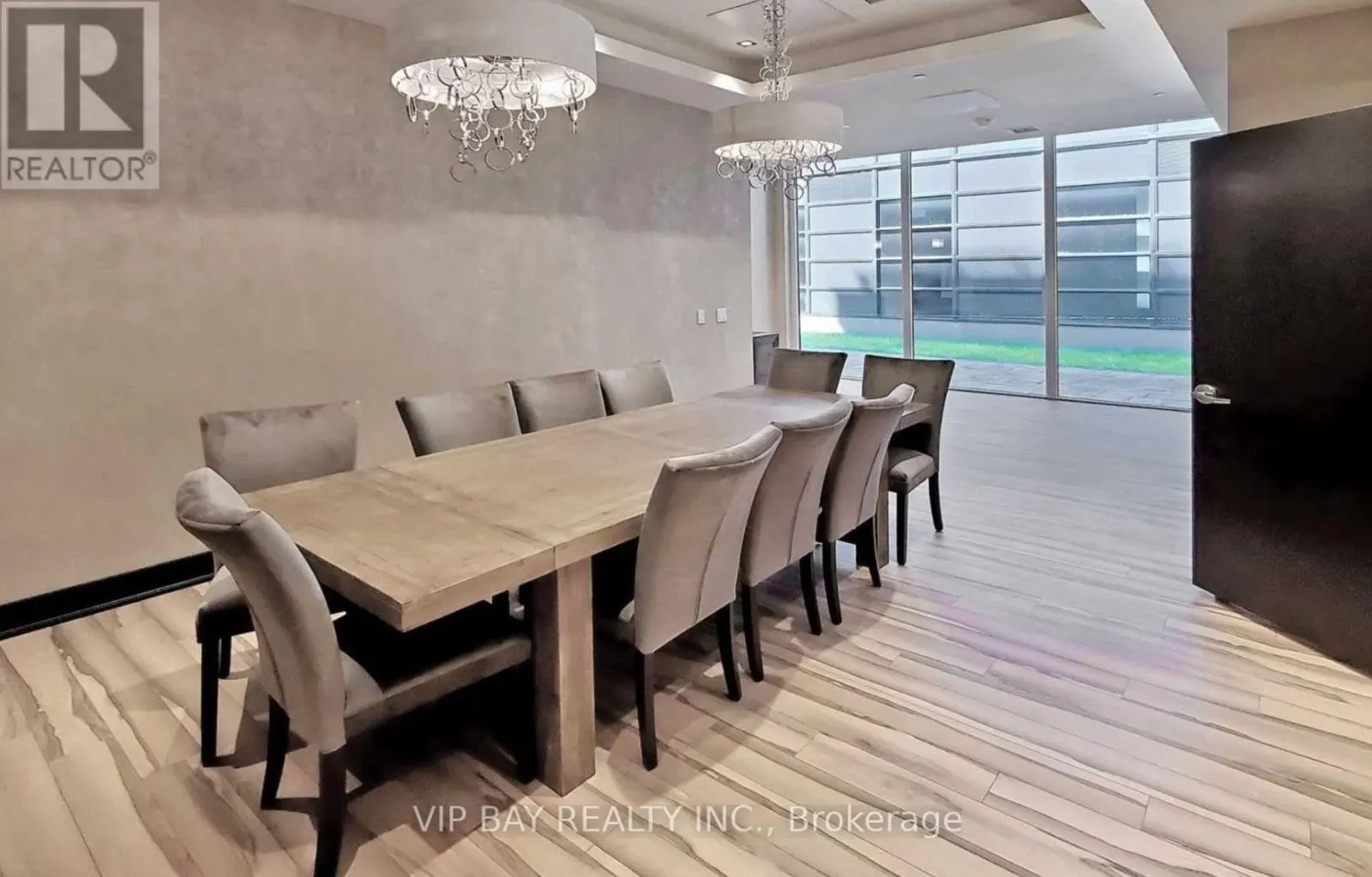1608 - 9618 YONGE STREET