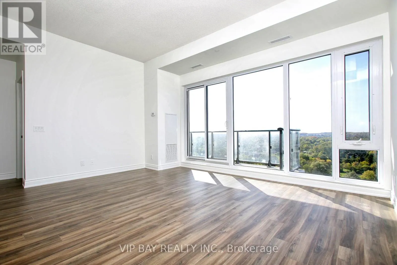 1608 - 9618 YONGE STREET