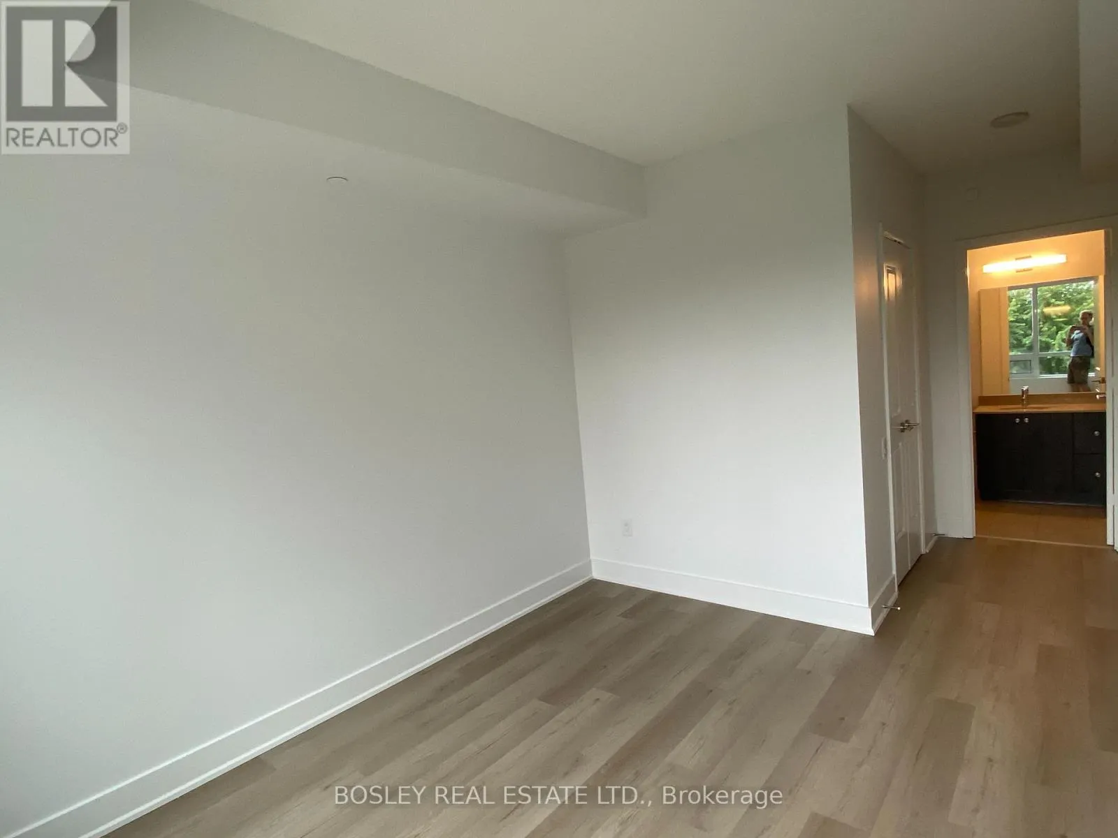 407 - 7608 YONGE STREET