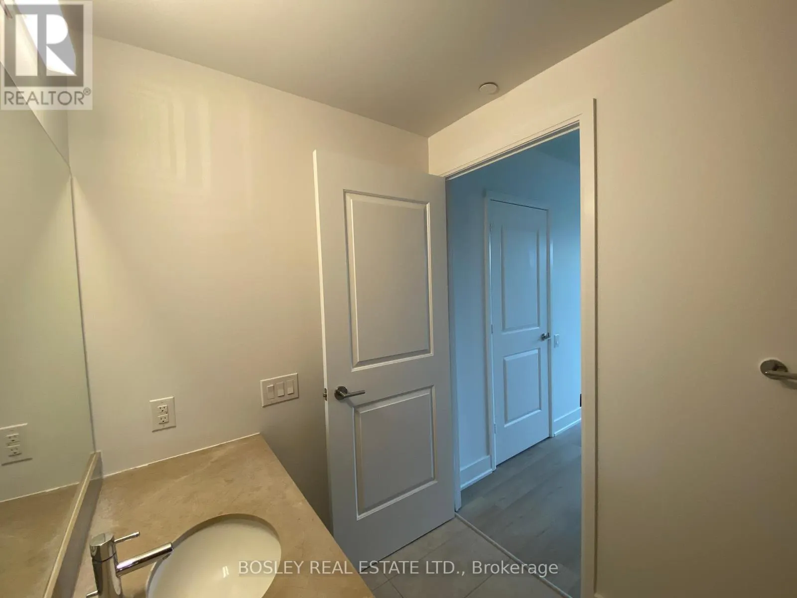 407 - 7608 YONGE STREET