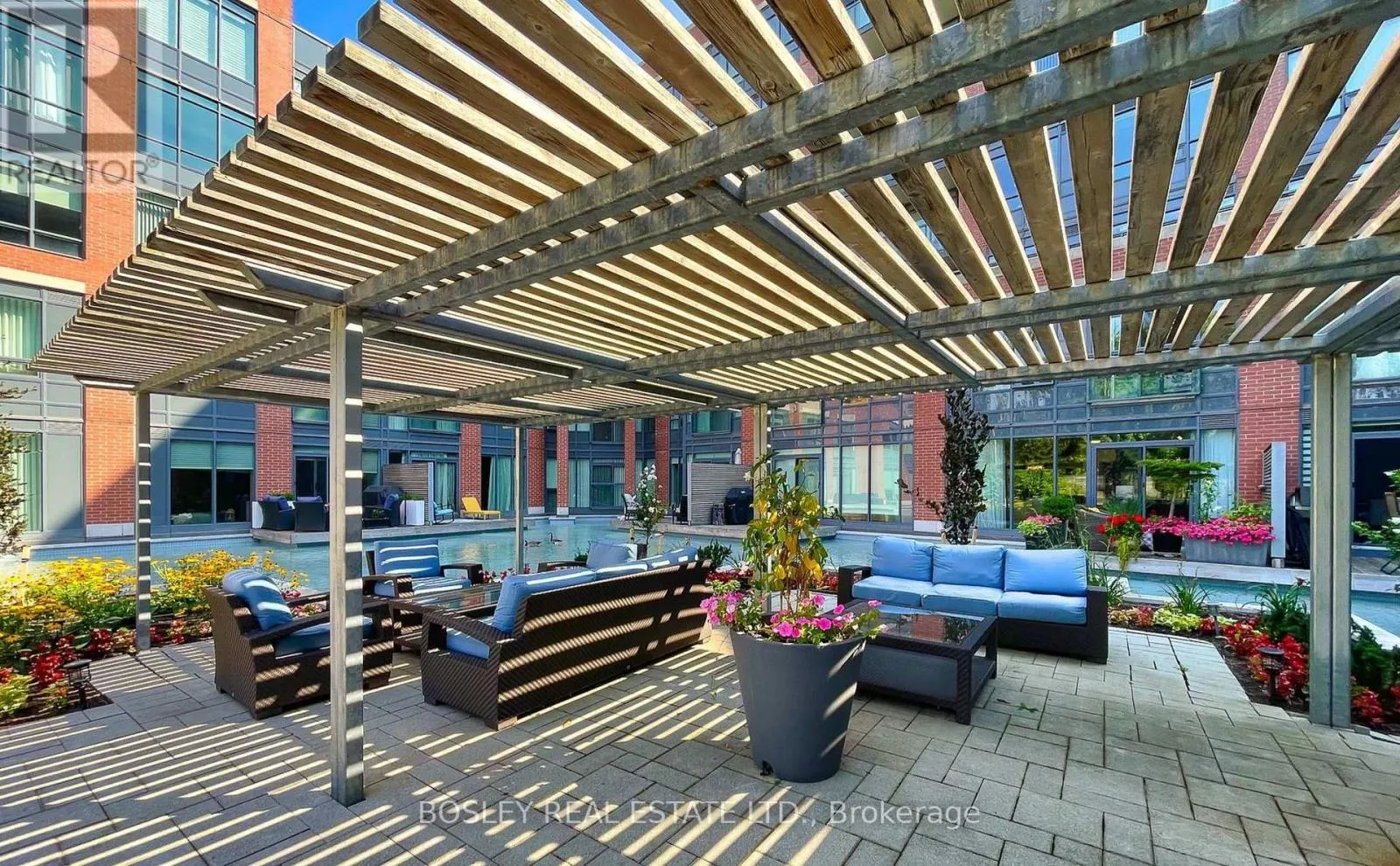 407 - 7608 YONGE STREET