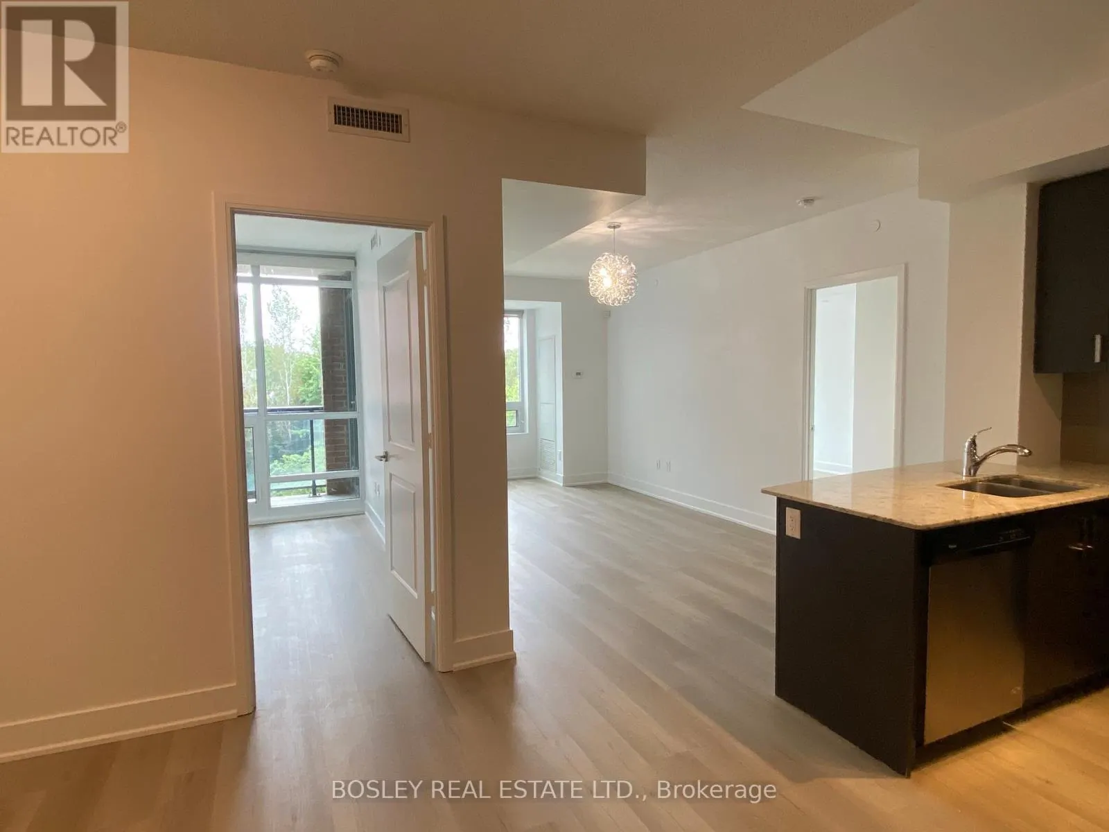 407 - 7608 YONGE STREET