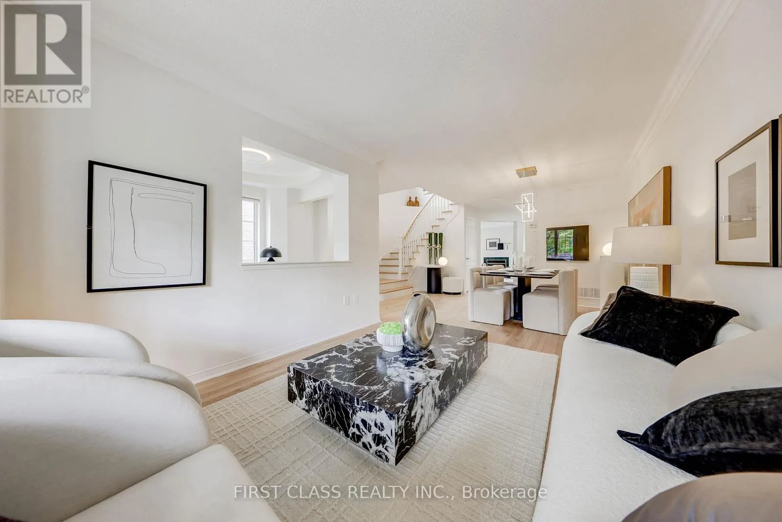 47 LAURAVIEW CRESCENT