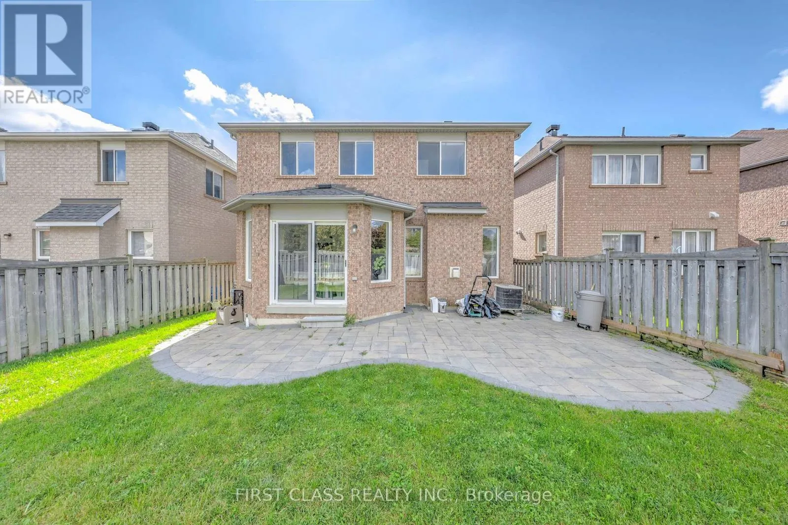 47 LAURAVIEW CRESCENT